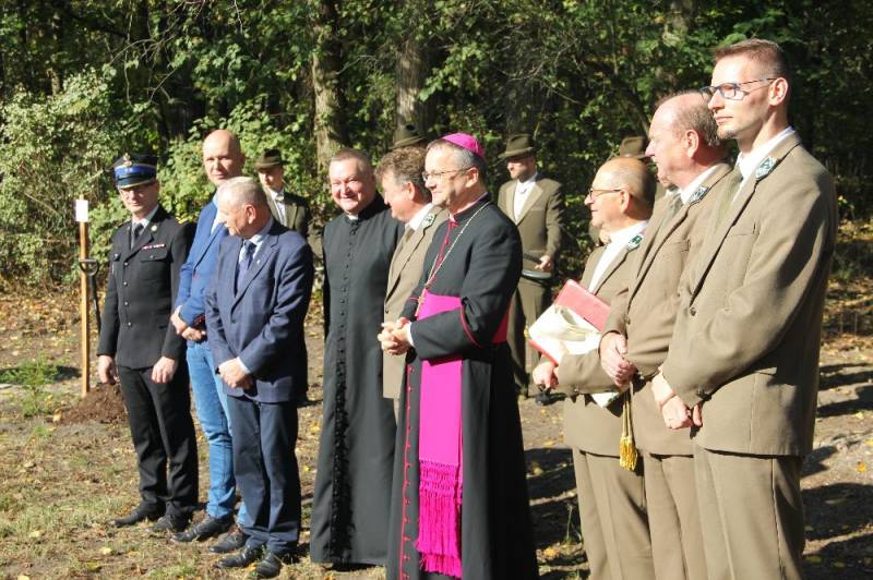Poświęcenie i otwarcie Alei Cisów w Motylewie z okazji stulecia niepodległości