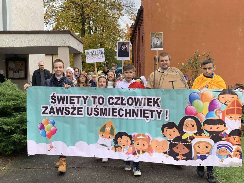 Marsz i bal Wszystkich Świętych w Kostrzynie