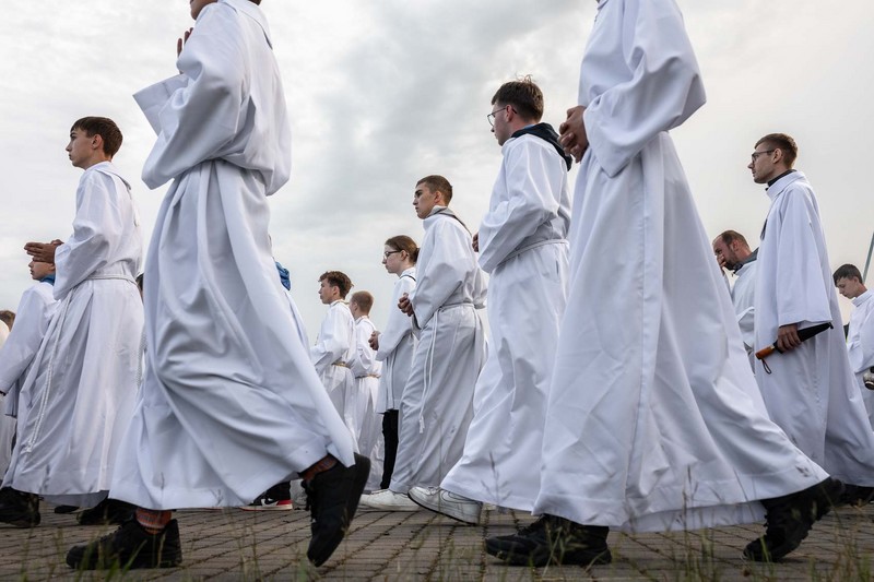 FOTORELACJA: Lednica 2000