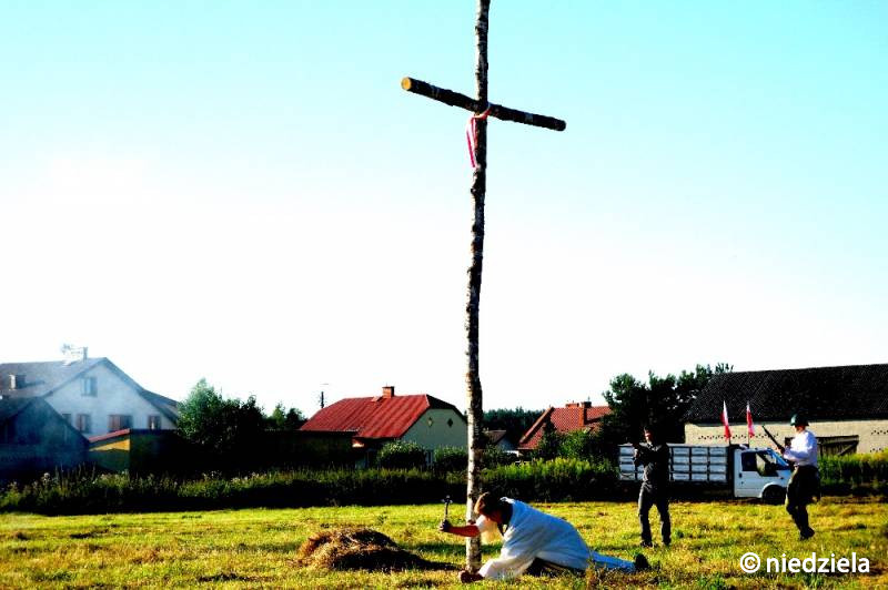 100. rocznica śmierci ks. Ignacego Skorupki. Msza i rekonstrukcja w Ossowie