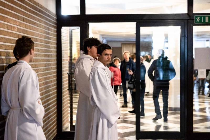 Sto czterdzieści jeden 