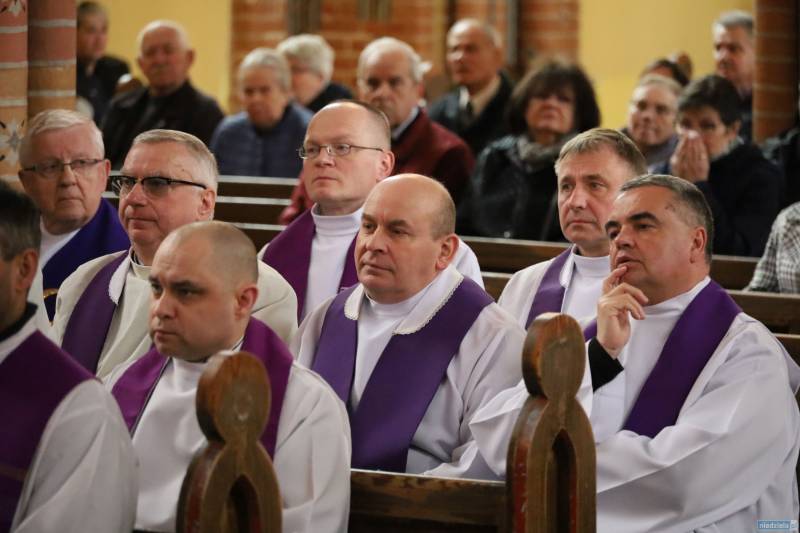 Bielawa. Ostatnie pożegnanie ks. Karola Tyrchy