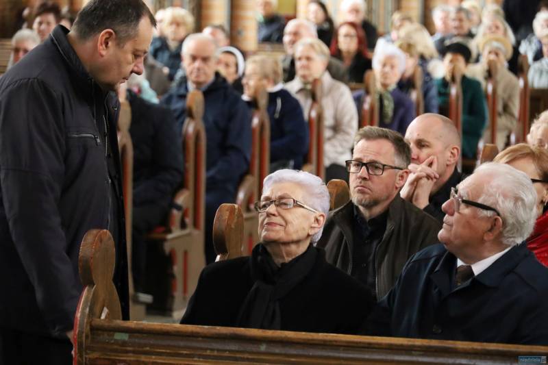 Bielawa. Ostatnie pożegnanie ks. Karola Tyrchy