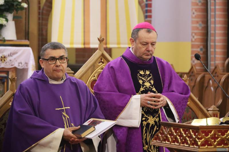 Bielawa. Ostatnie pożegnanie ks. Karola Tyrchy