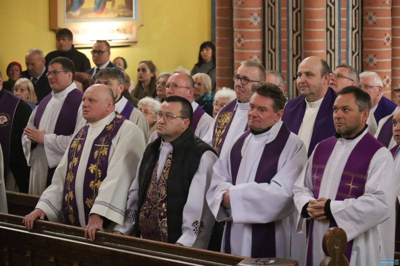 Bielawa. Ostatnie pożegnanie ks. Karola Tyrchy