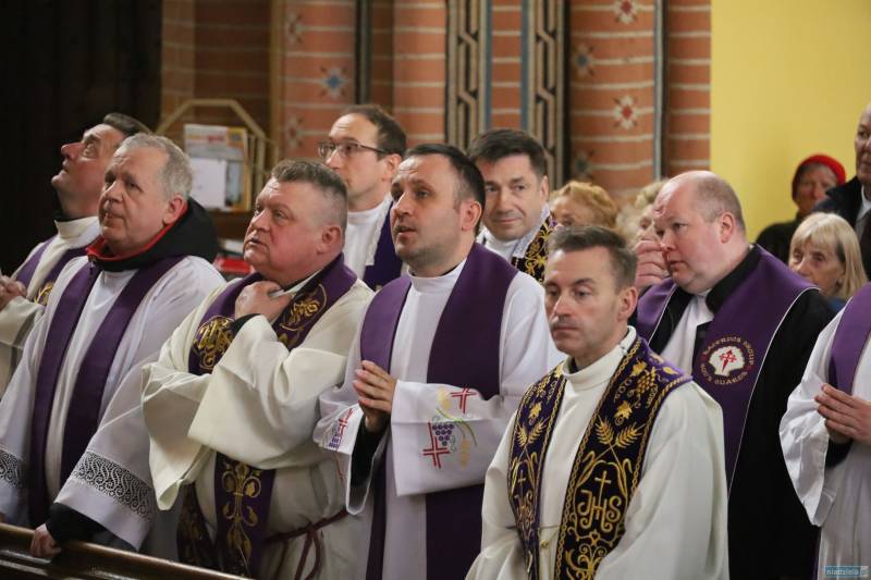 Bielawa. Ostatnie pożegnanie ks. Karola Tyrchy