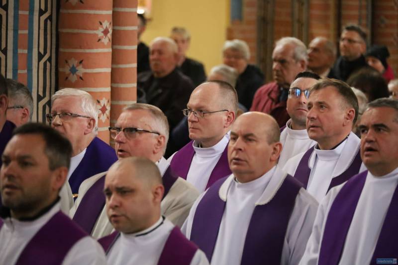 Bielawa. Ostatnie pożegnanie ks. Karola Tyrchy