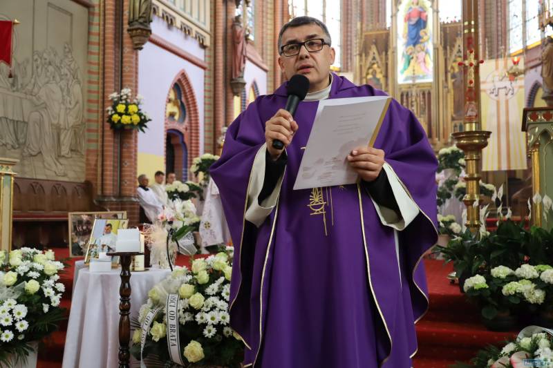 Bielawa. Ostatnie pożegnanie ks. Karola Tyrchy