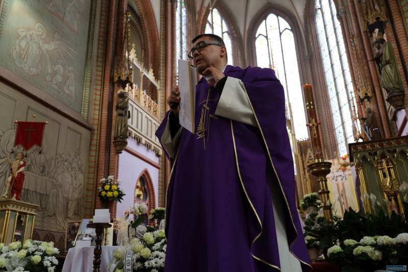 Bielawa. Ostatnie pożegnanie ks. Karola Tyrchy