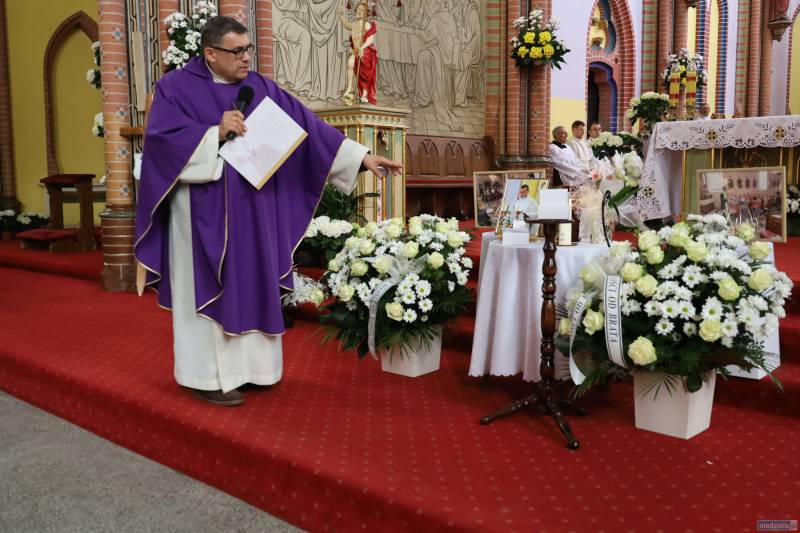 Bielawa. Ostatnie pożegnanie ks. Karola Tyrchy