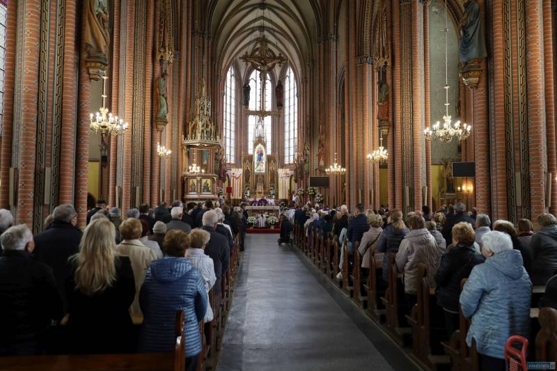 Bielawa. Ostatnie pożegnanie ks. Karola Tyrchy