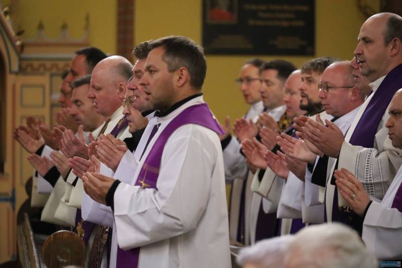 Bielawa. Ostatnie pożegnanie ks. Karola Tyrchy