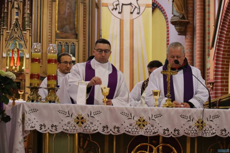 Bielawa. Ostatnie pożegnanie ks. Karola Tyrchy