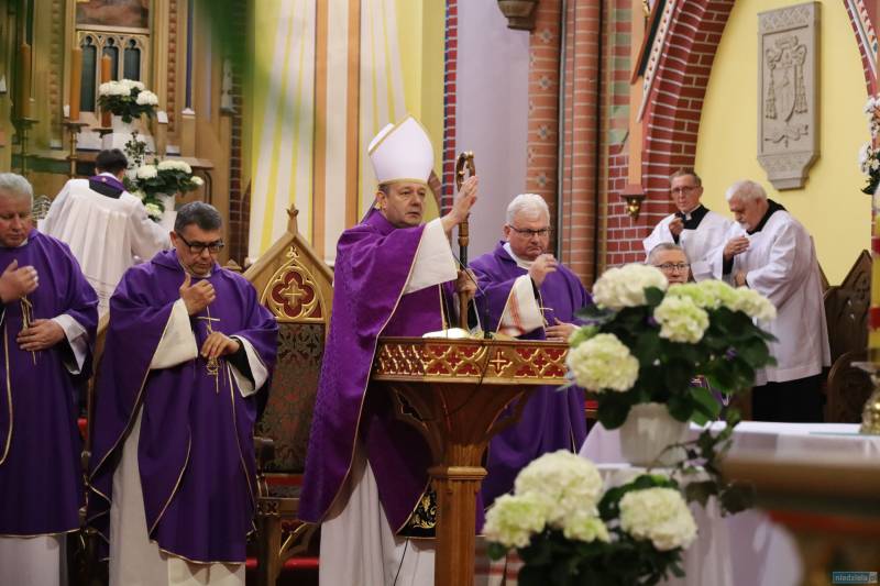 Bielawa. Ostatnie pożegnanie ks. Karola Tyrchy