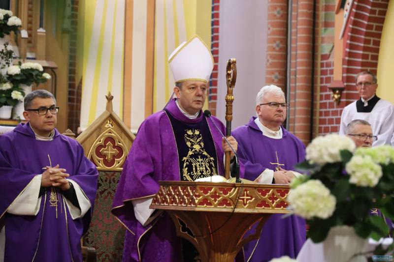 Bielawa. Ostatnie pożegnanie ks. Karola Tyrchy