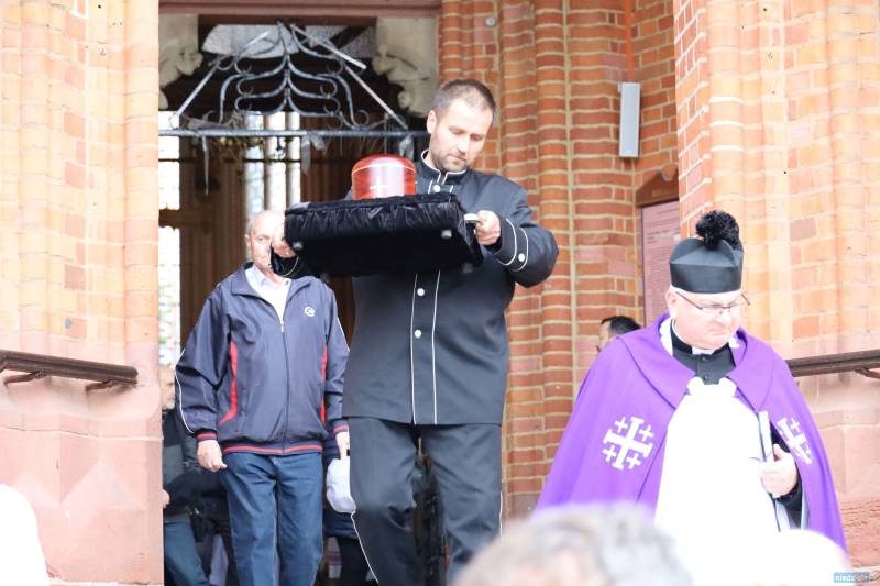 Bielawa. Ostatnie pożegnanie ks. Karola Tyrchy