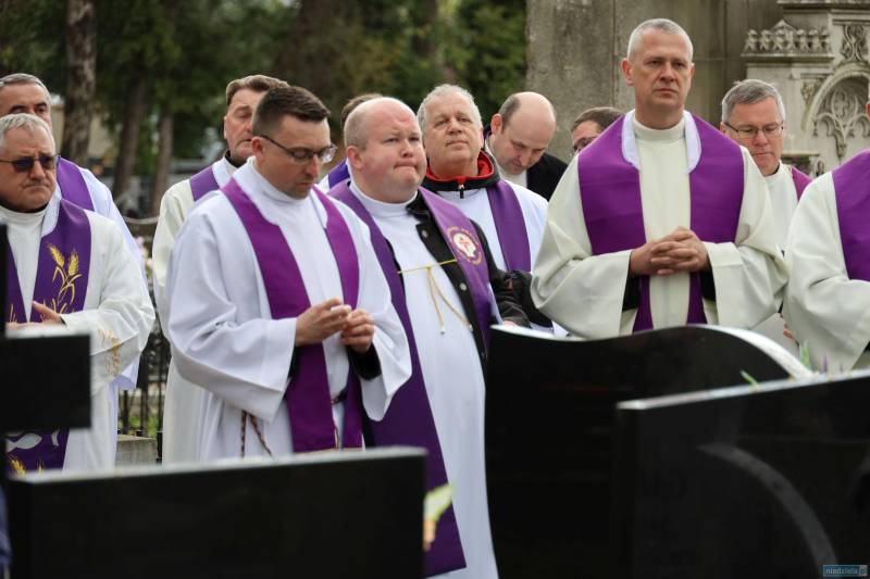 Bielawa. Ostatnie pożegnanie ks. Karola Tyrchy