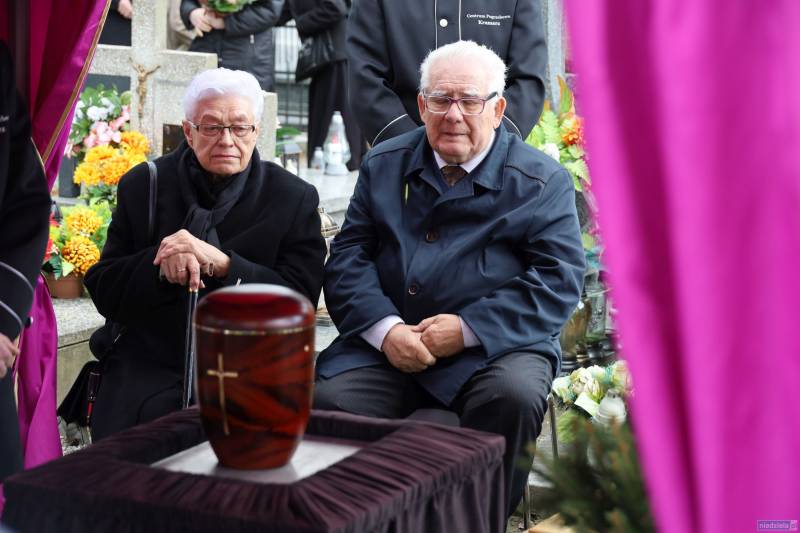 Bielawa. Ostatnie pożegnanie ks. Karola Tyrchy