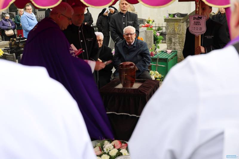 Bielawa. Ostatnie pożegnanie ks. Karola Tyrchy