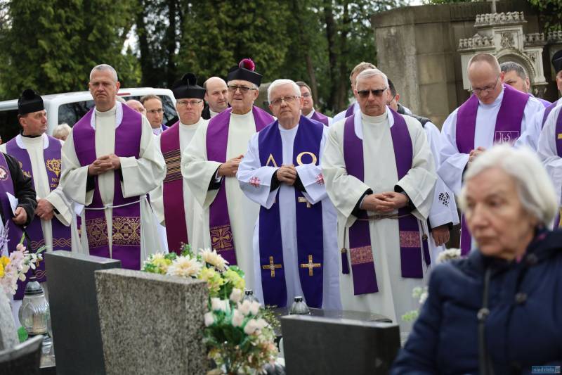 Bielawa. Ostatnie pożegnanie ks. Karola Tyrchy