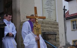 Pogrzeb kapłana w Janowicach Wielkich