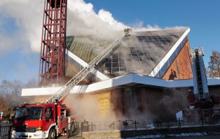 Lublin: płonie poddasze kościoła przy ul. Kunickiego