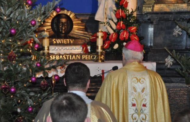 Modlitwa przy relikwiach św. biskupa Józefa Sebastiana Pelczara przewodniczy abp Józef Michalik