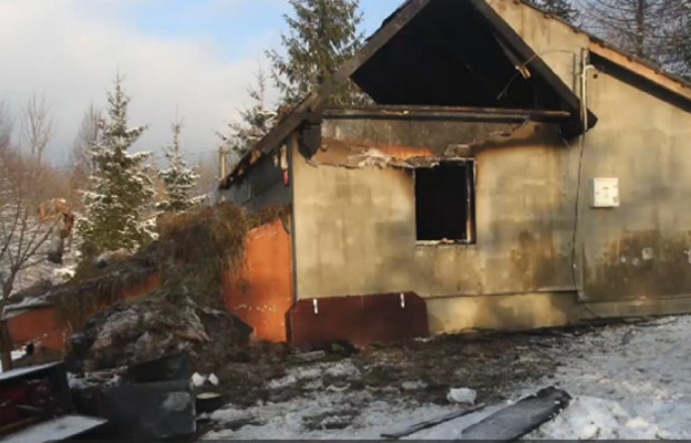 Dom zniszczony w pożarze