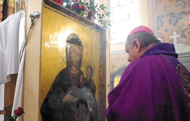 Odnowiony obraz powitał biskup senior Tadeusz Rakoczy