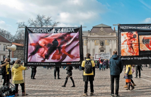 Manifa kontra pikieta pro-life