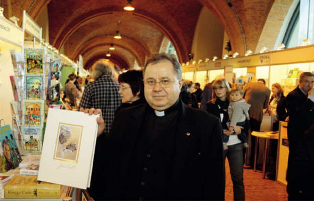 Oferta wydawnictw katolickich jest coraz bardziej multimedialna –
mówi ks. Roman Szpakowski SDB