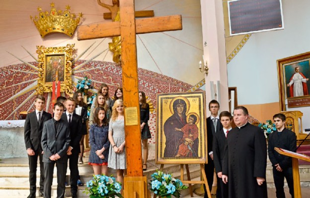 Na trasie perygrynacji symboli ŚDM w naszej diecezji była m.in. parafia Matki Bożej Królowej Polski w Zamościu