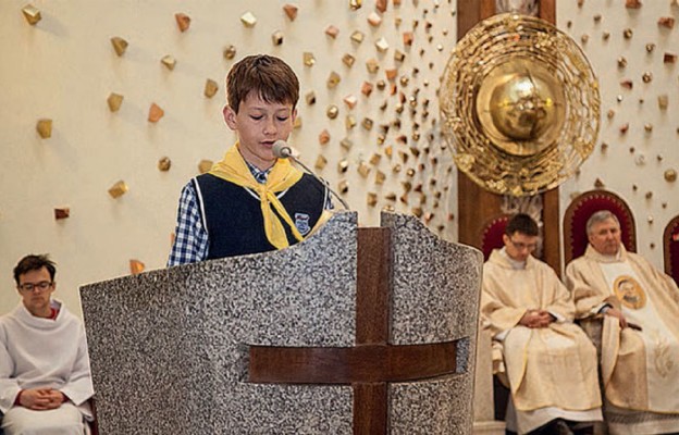 Oprawę przygotowały dzieci z Eucharystycznego Ruchu Młodych