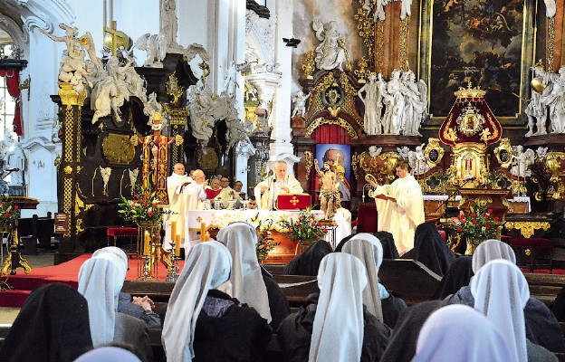 Mszy św. w krzeszowskim sanktuarium przewodniczył bp Zbigniew Kiernikowski