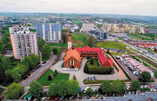 Widok na parafię w Mistrzejowicach