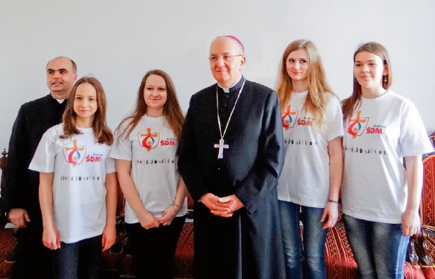 Abp Stanisław Budzik wraz z ks. Adamem
Babem – diecezjalnym koordynatorem ŚDM
i młodzieżą zapraszają do udziału w peregrynacji
znaków Światowych Dni Młodzieży
