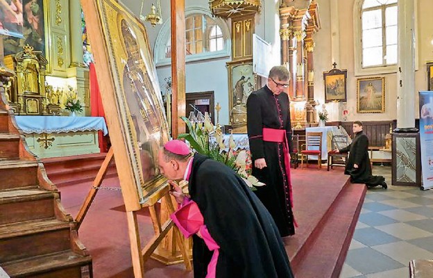 Powitanie krzyża i ikony w kościele pw. św. Stanisława Biskupa
i Męczennika