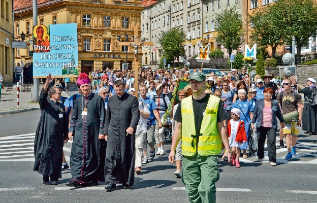 Pielgrzymka świętym wędrowaniem