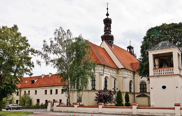 Kościół pw. Świętych Apostołów Piotra i Pawła w Toruniu,
sanktuarium Matki Bożej Podgórskiej Niepokalanej Królowej Rodzin