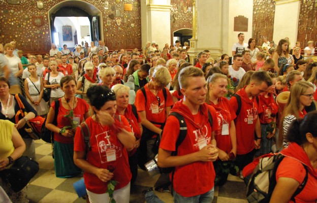 Pielgrzymi w Kaplicy Cudownego Obrazu. Nie obyło się bez łez