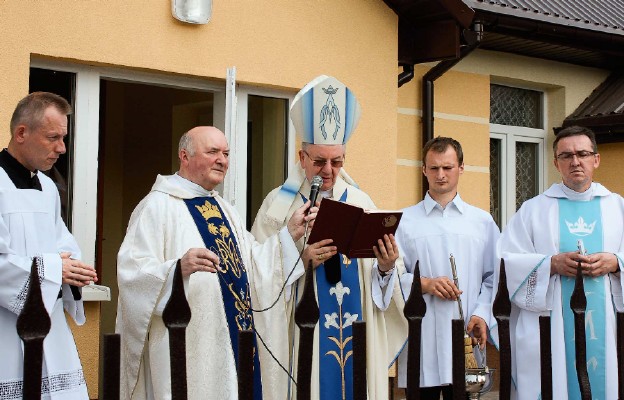 Abp Stanisław Budzik poświęcił odnowioną organistówkę