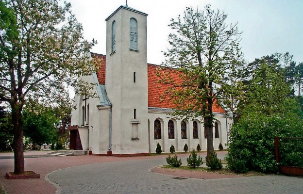Kościół pw. Najświętszej Maryi Panny Królowej Polski w Cierpicach