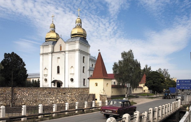 Cerkiew prawosławna, dawniej kościół karmelitów w Trembowli