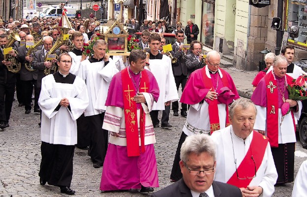 Siłą miłości pokonał granice