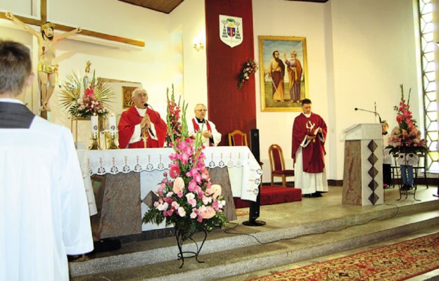 Abp Wacław Depo przewodniczył Mszy św. w Nieradzie