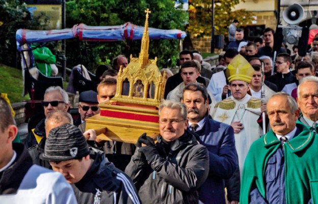 Relikwiarz bł. Wincentego Kadłubka na ulicach Sandomierza