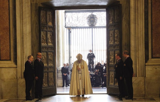Papież Franciszek otwiera Drzwi Święte w Bazylice św. Piotra w Rzymie