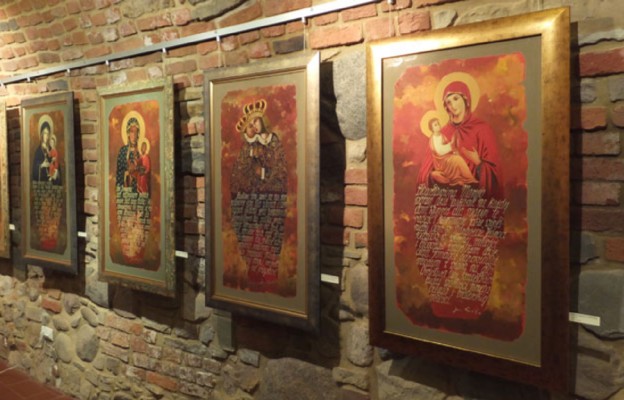 „Madonny Polskie” można oglądać w pięknych, surowych wnętrzach
tarnowskiej galerii