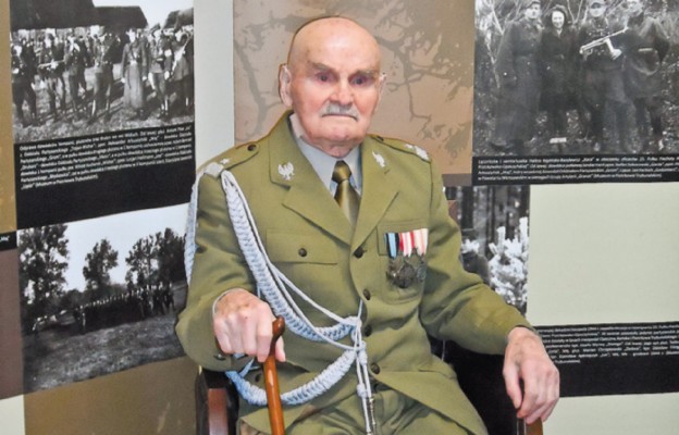 Gen. Aleksander Arkuszyński „Maj” – kawaler orderu Virtuti Militari
i Krzyża Walecznych
