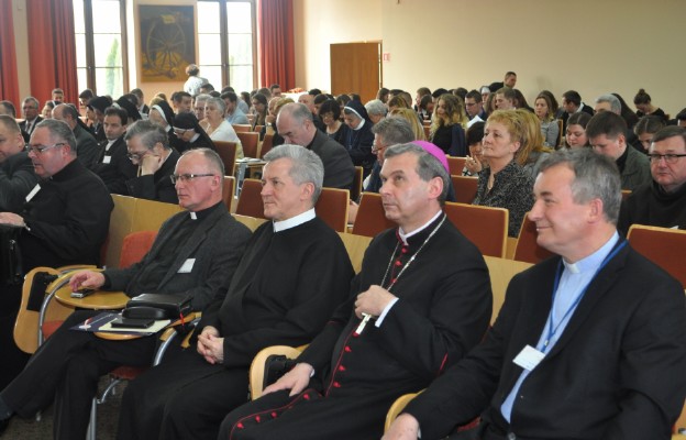 Bp Tadeusz Bronakowski był jednym z prelegentów konferencji